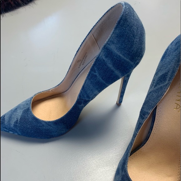 High Heels - Picture 1 of 3